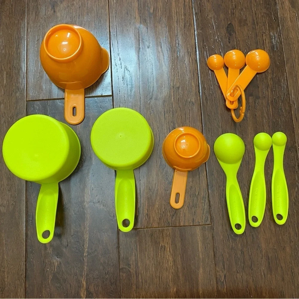 EUC Mixed lot of Measuring Cups Lime Green Orange